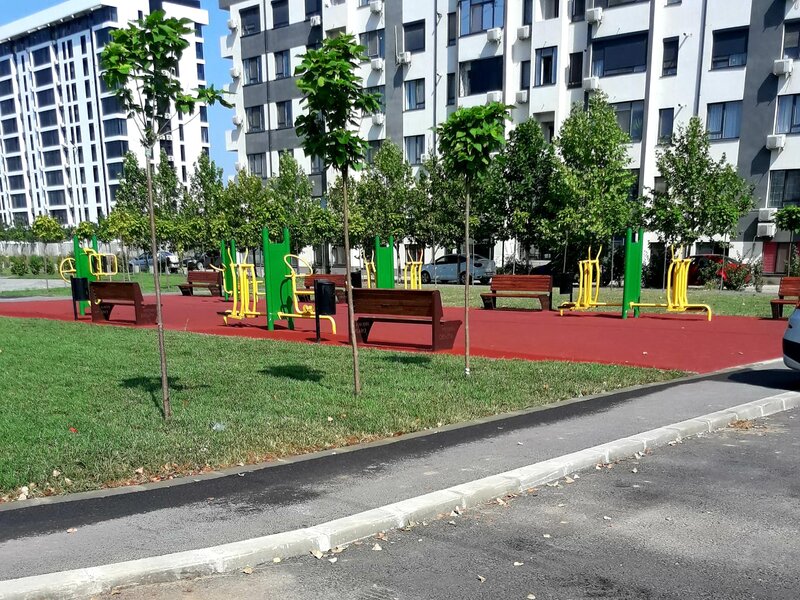 Militari, Auchan Iuliu Maniu 590,